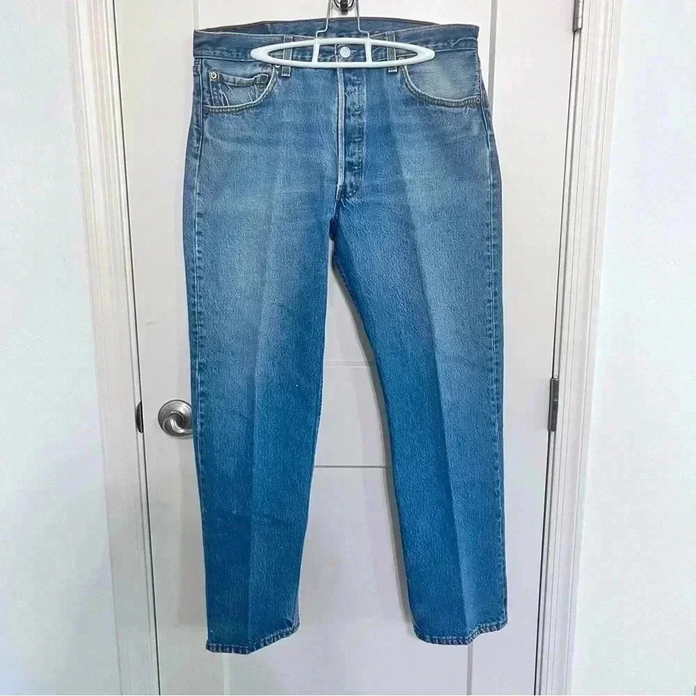 501 0015 Levi Jeans 36 x 30 Medium Wash Button fly Men’s jeans